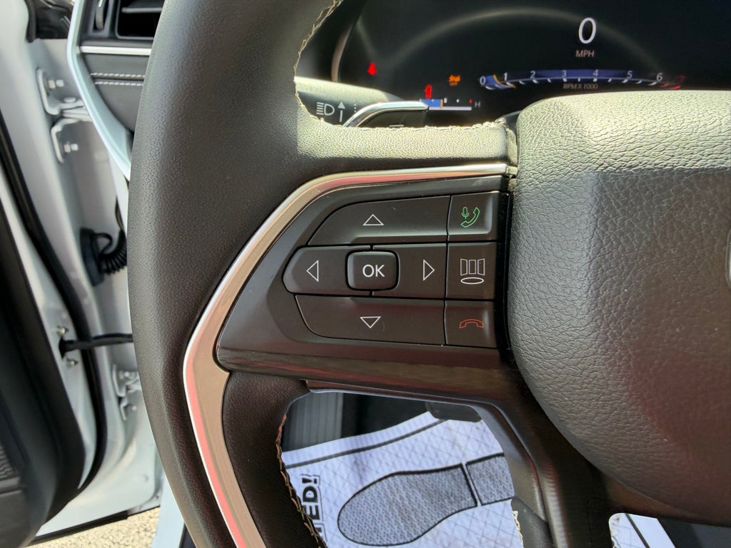 2023 Jeep Grand Cherokee L Laredo