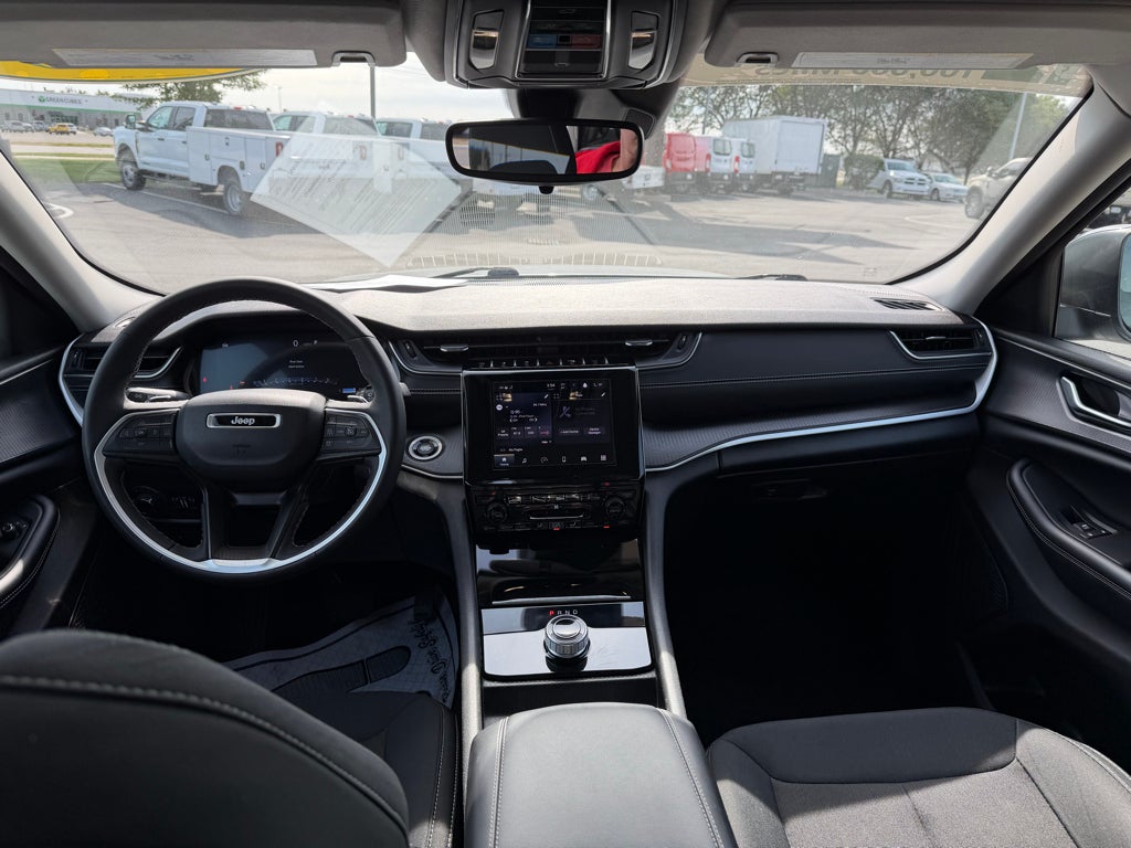 2023 Jeep Grand Cherokee L Laredo