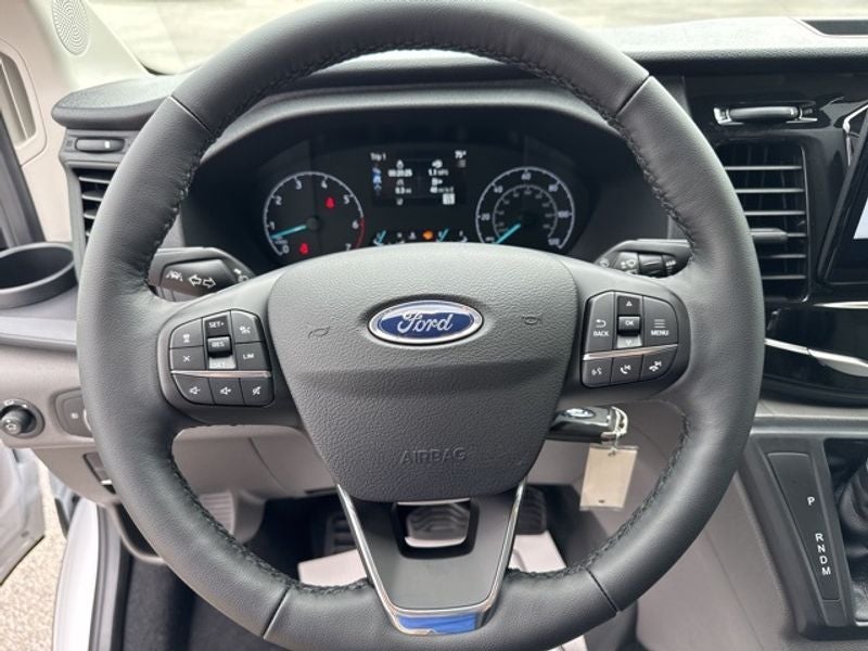 2025 Ford Transit Wagon XLT