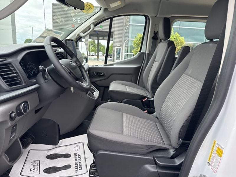 2025 Ford Transit Wagon XLT