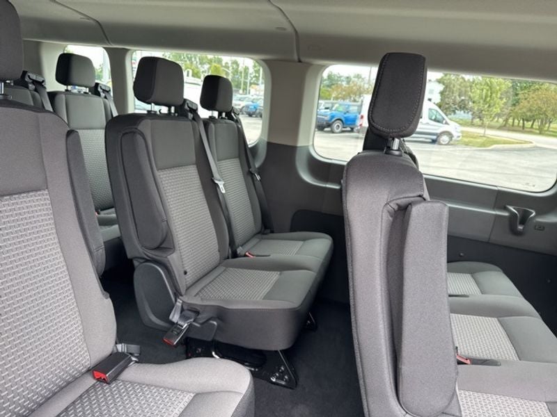 2025 Ford Transit Wagon XLT