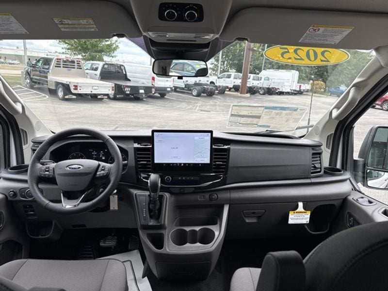 2025 Ford Transit Wagon XLT