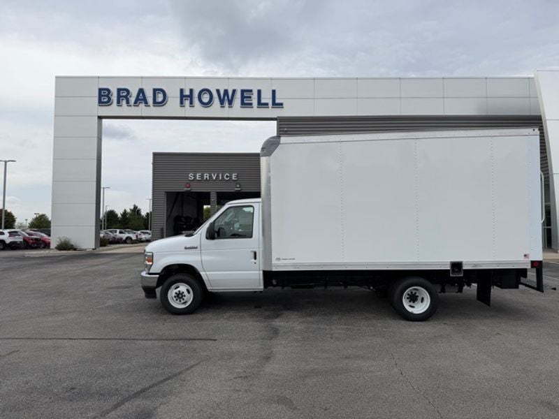 2026 Ford E-450 Super Duty Base