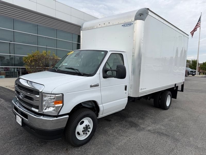 2026 Ford E-450 Super Duty Base