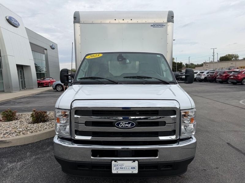 2026 Ford E-450 Super Duty Base