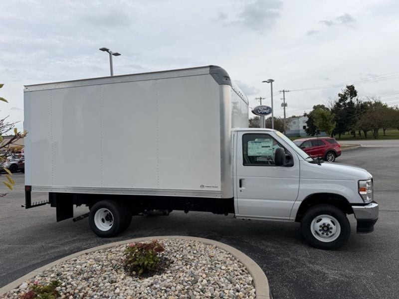 2026 Ford E-450 Super Duty Base