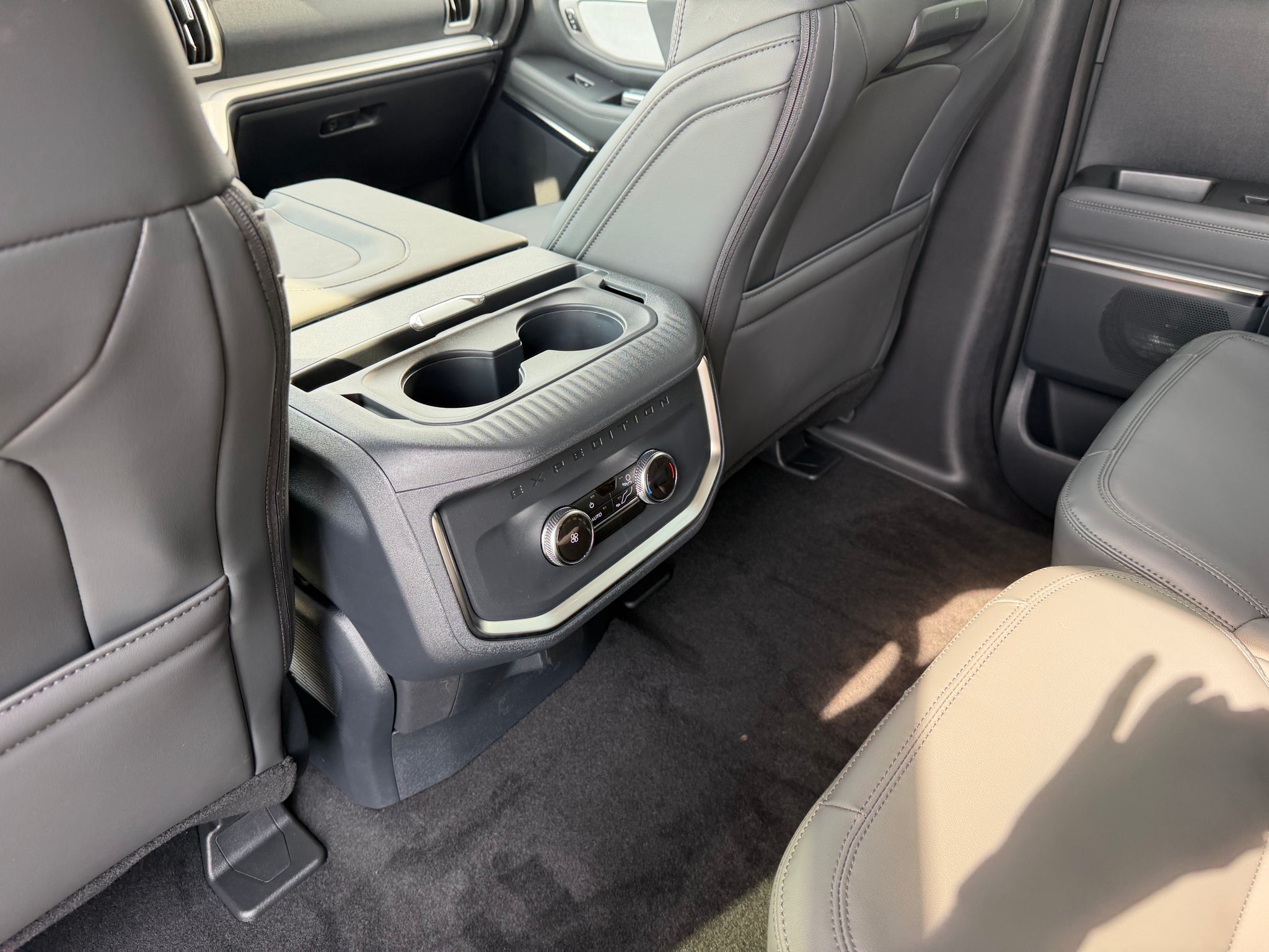 2027 Ford Expedition MAX Active