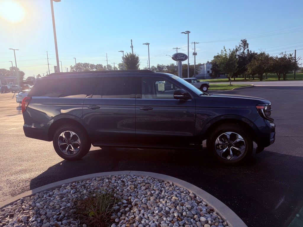 2027 Ford Expedition MAX Active