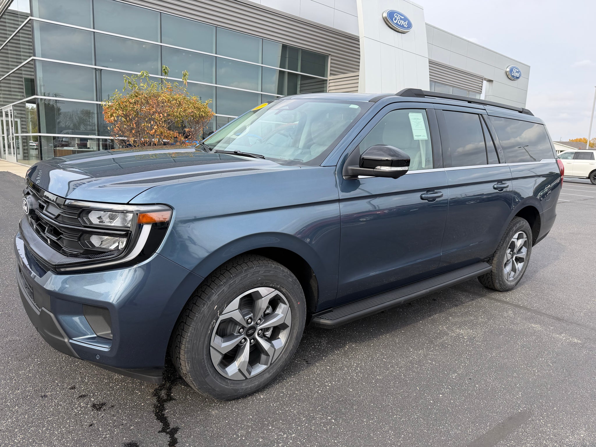 2027 Ford Expedition MAX Active
