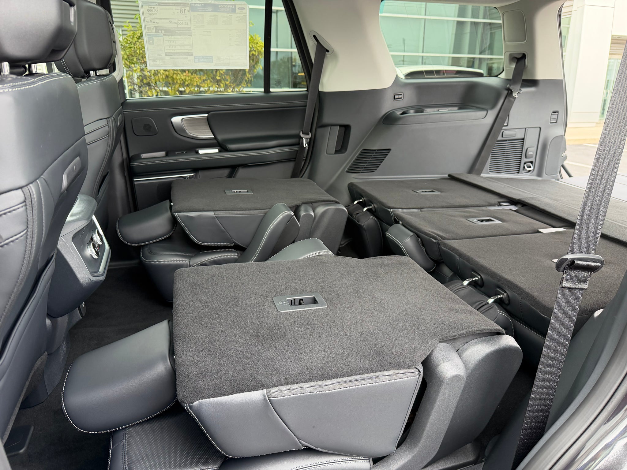 2027 Ford Expedition Platinum