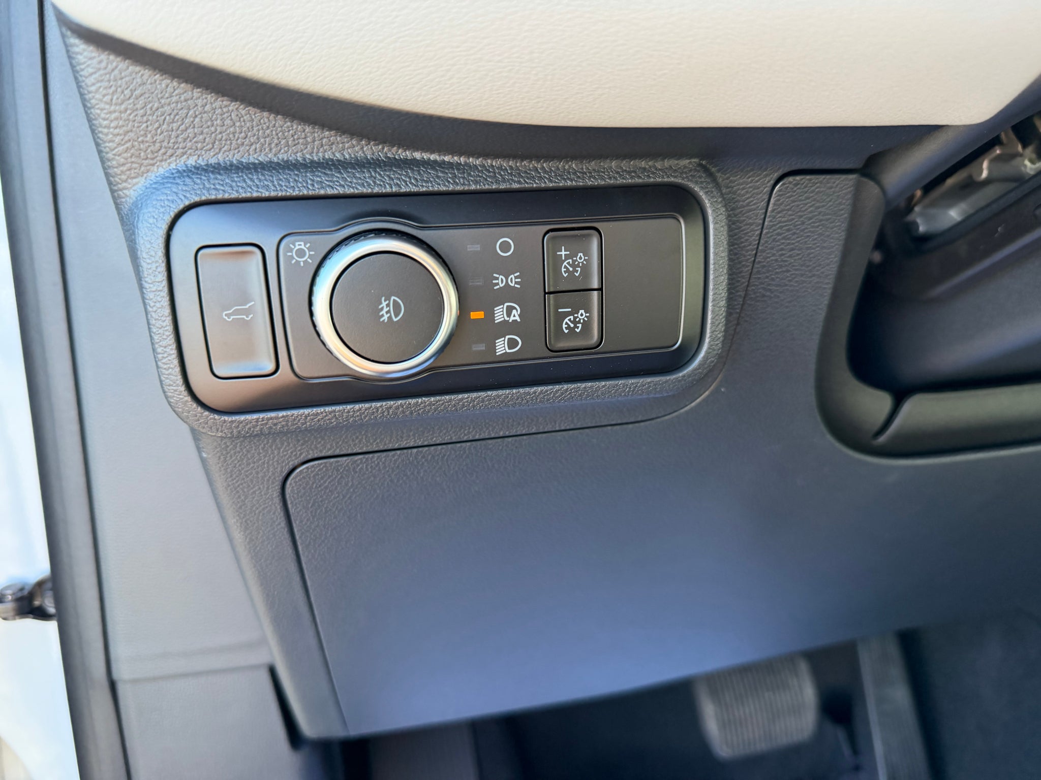 2027 Ford Explorer Active w/200A Pkg
