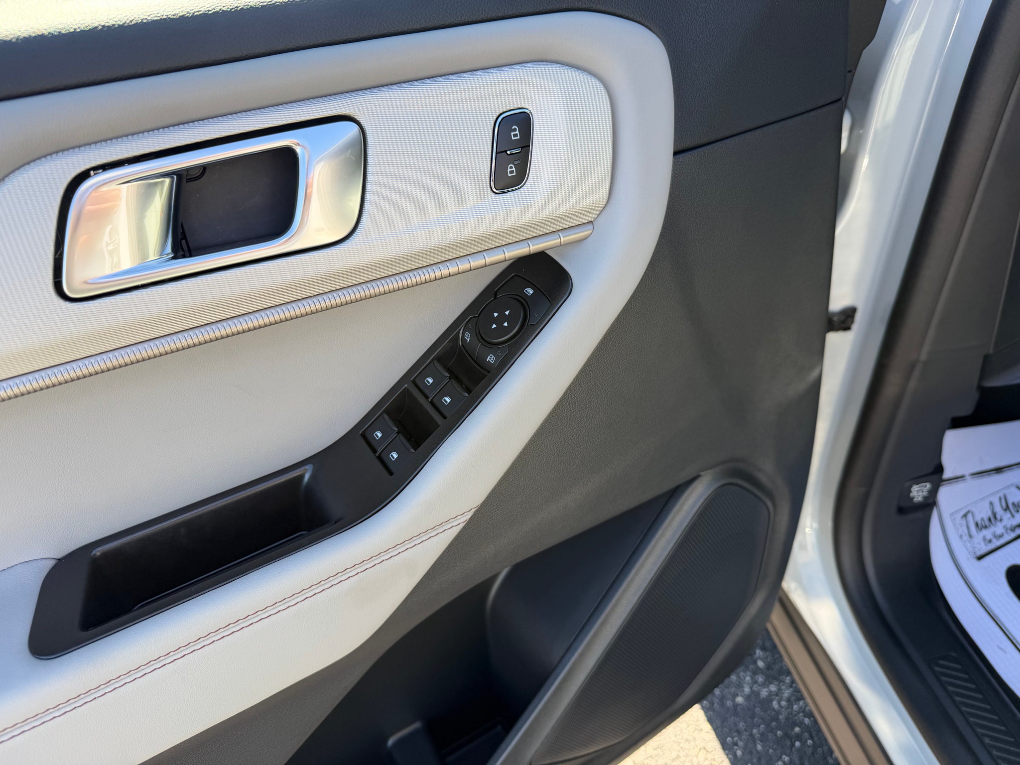 2027 Ford Explorer Active w/200A Pkg
