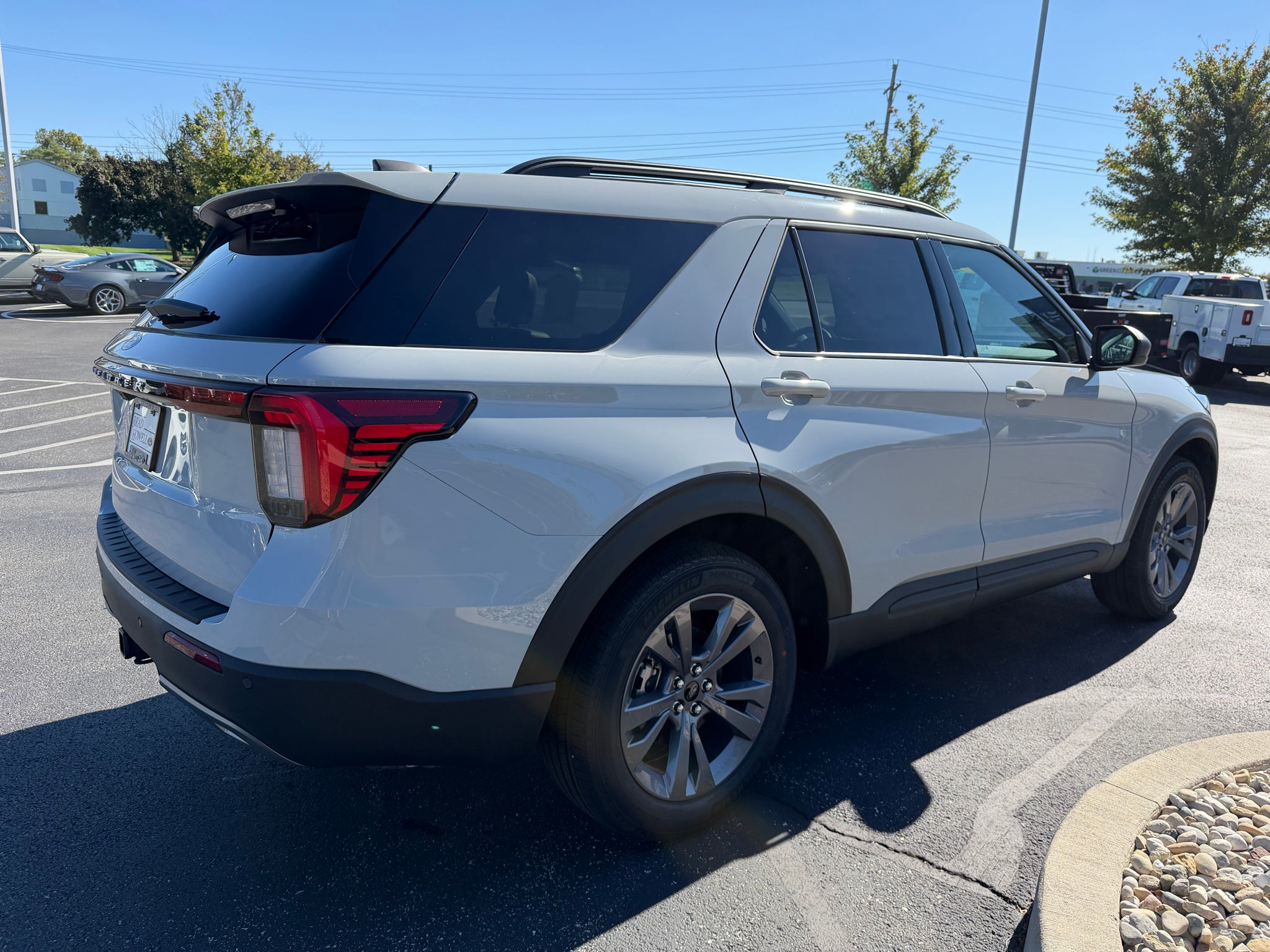 2027 Ford Explorer Active w/200A Pkg