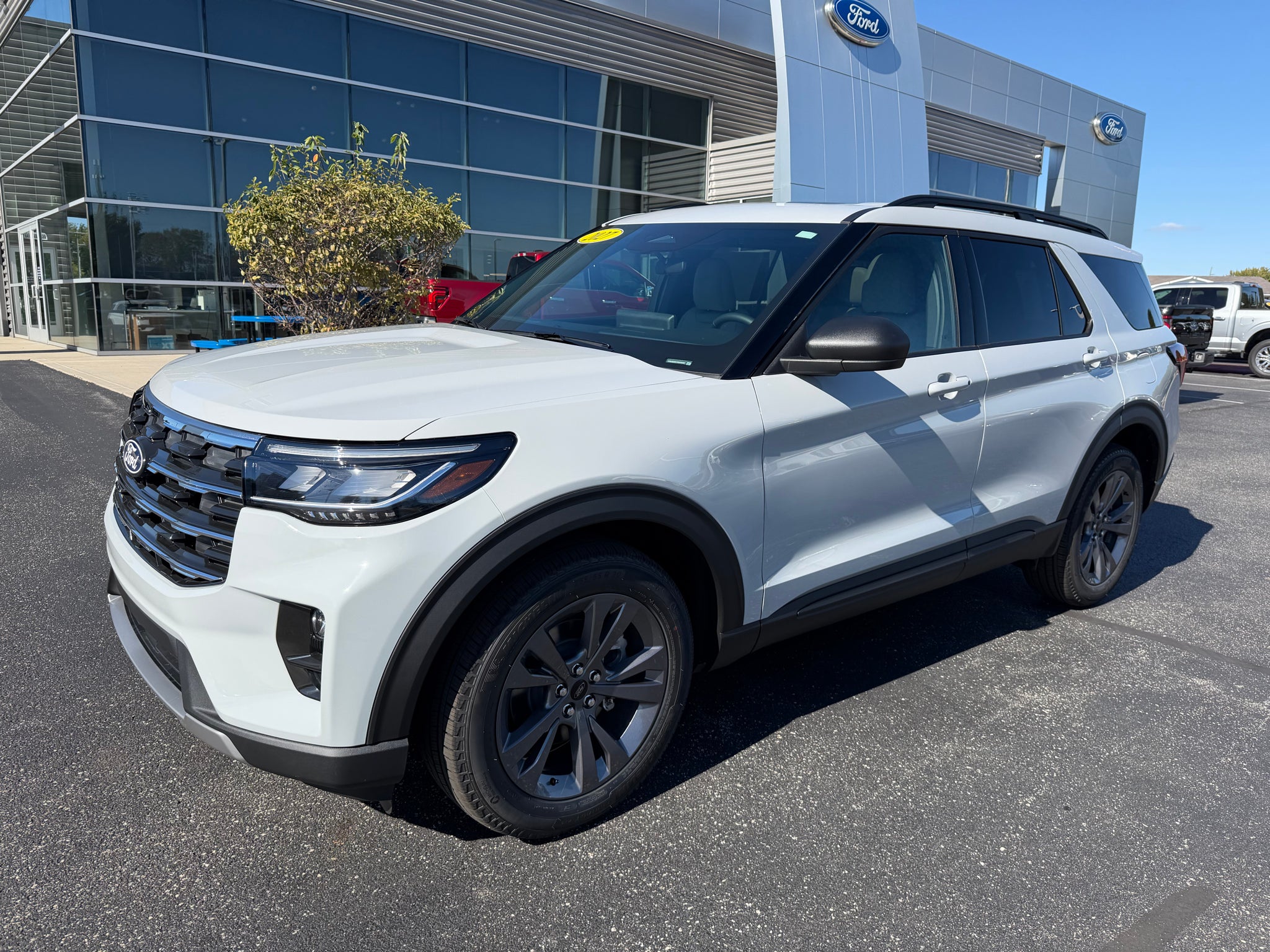 2027 Ford Explorer Active w/200A Pkg