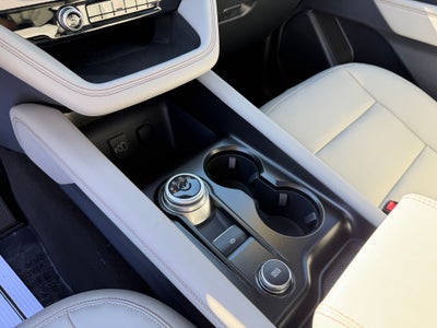 2027 Ford Explorer Active w/200A Pkg