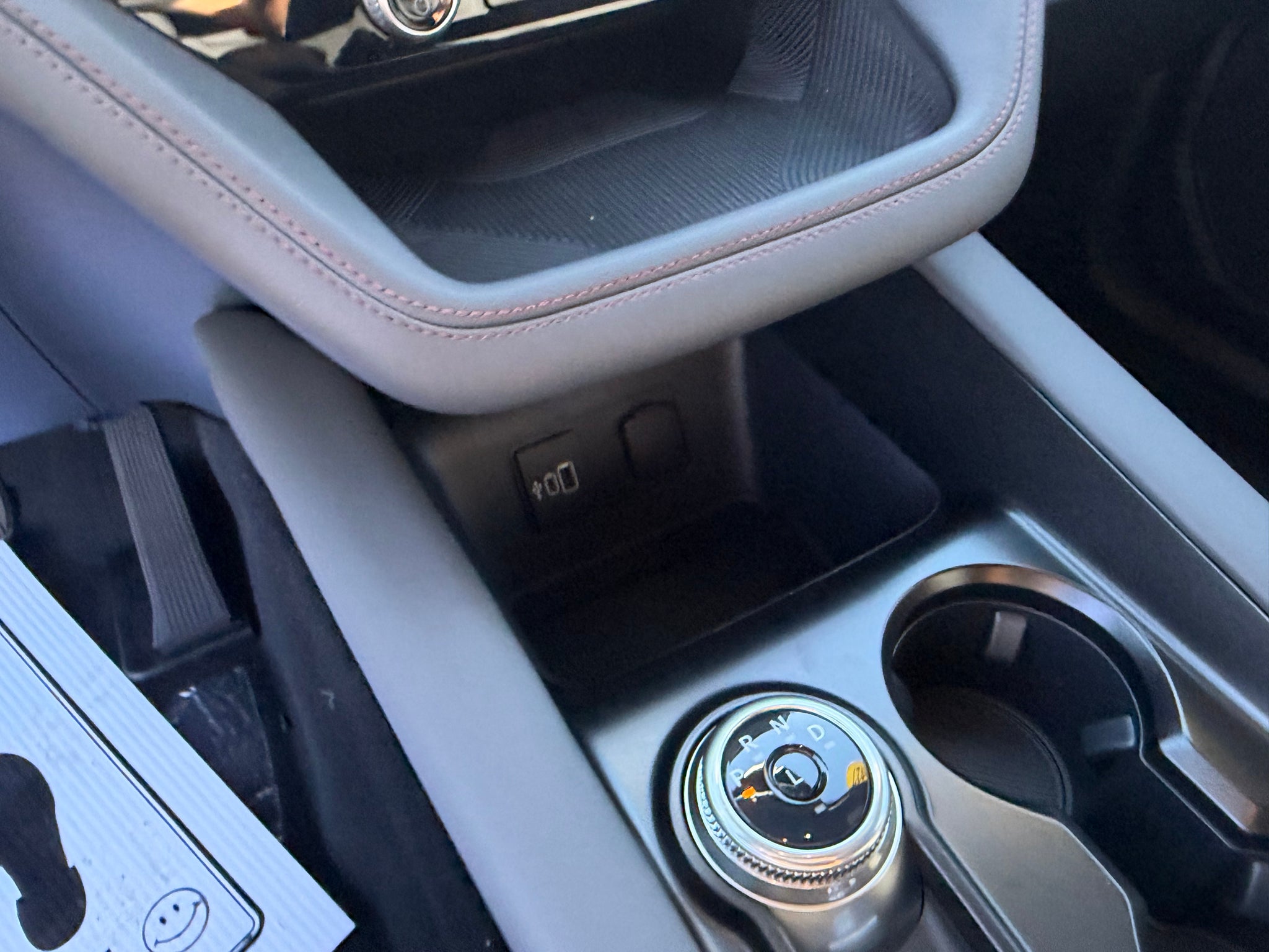 2027 Ford Explorer Active w/200A Pkg