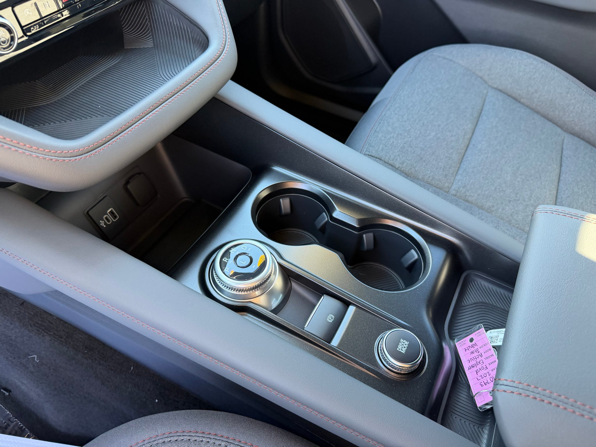 2027 Ford Explorer Active w/200A Pkg