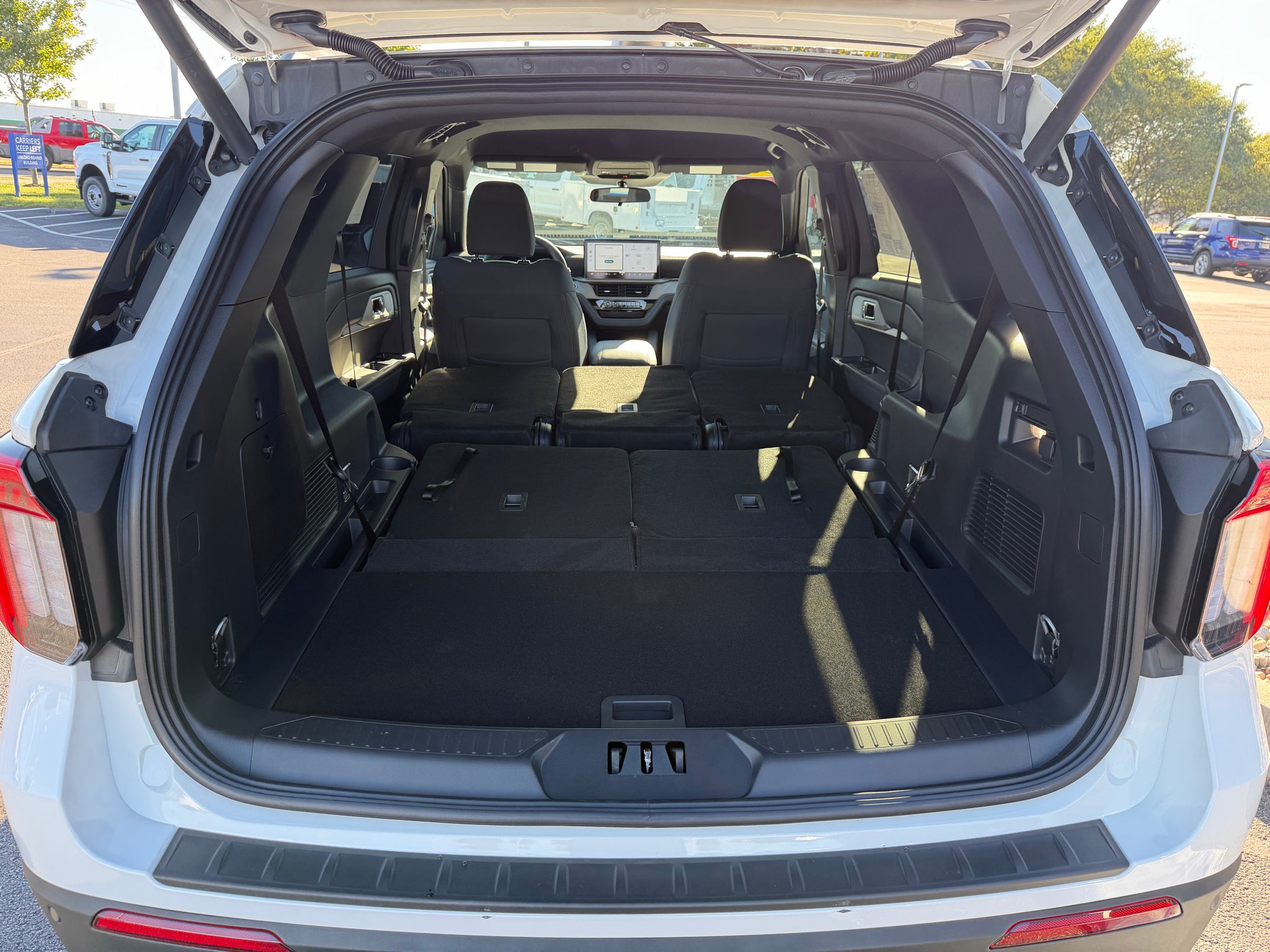 2027 Ford Explorer Active w/200A Pkg