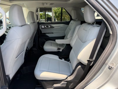 2025 Ford Explorer Platinum
