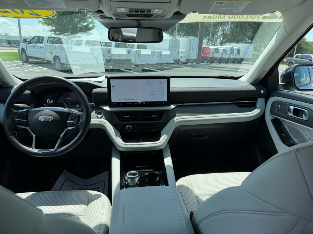 2025 Ford Explorer Platinum