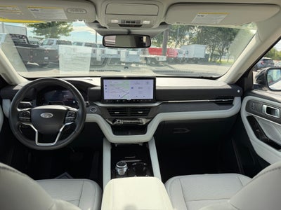 2025 Ford Explorer Platinum