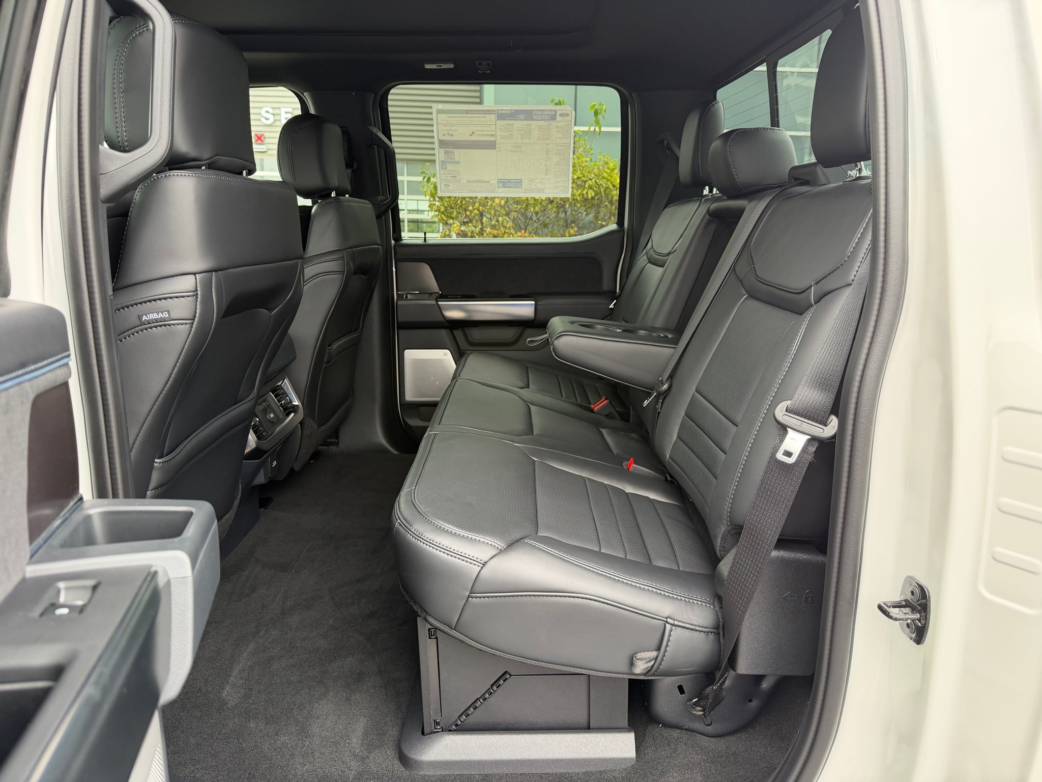2027 Ford F-350 Platinum