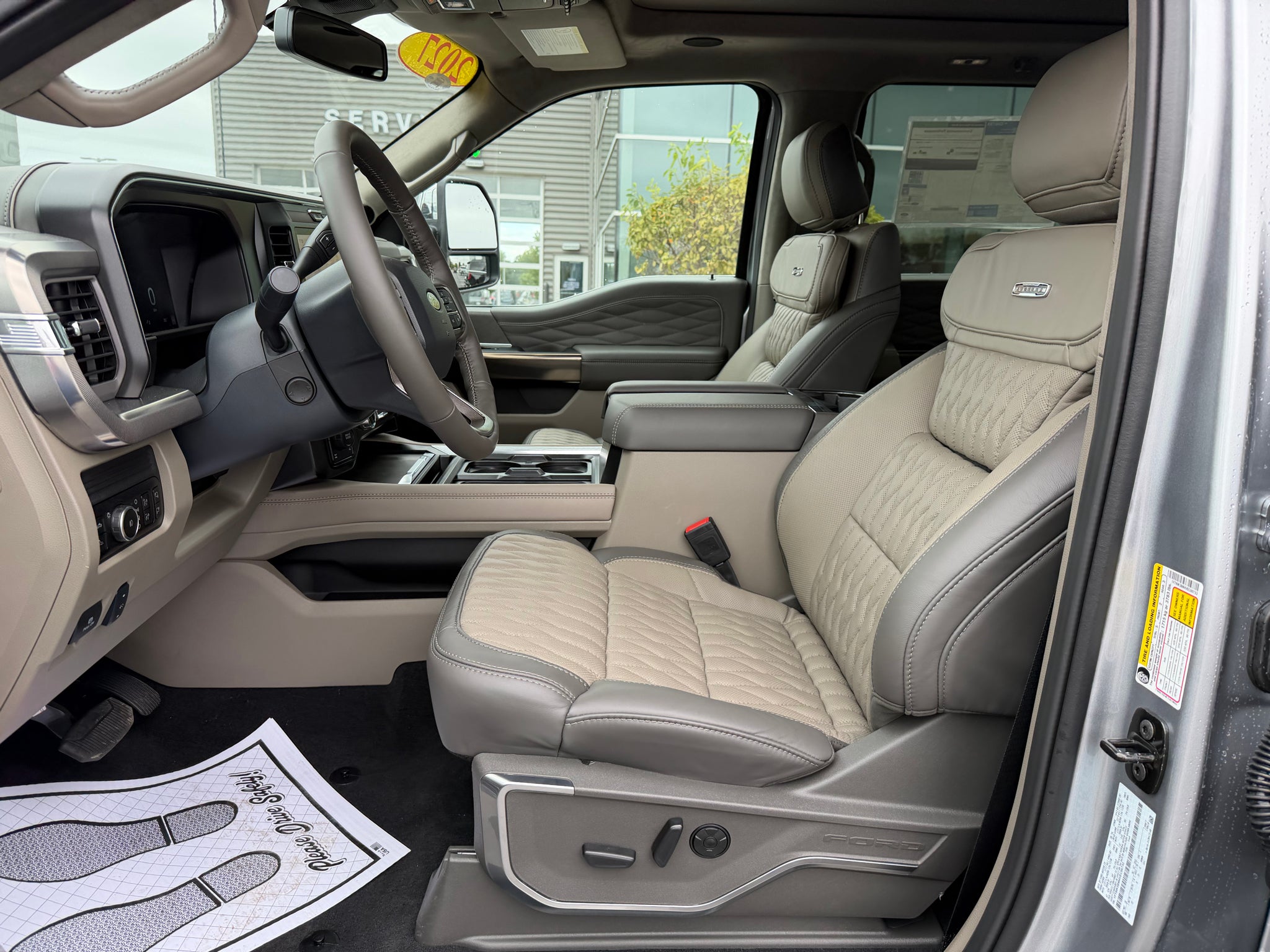 2027 Ford F-350 Platinum