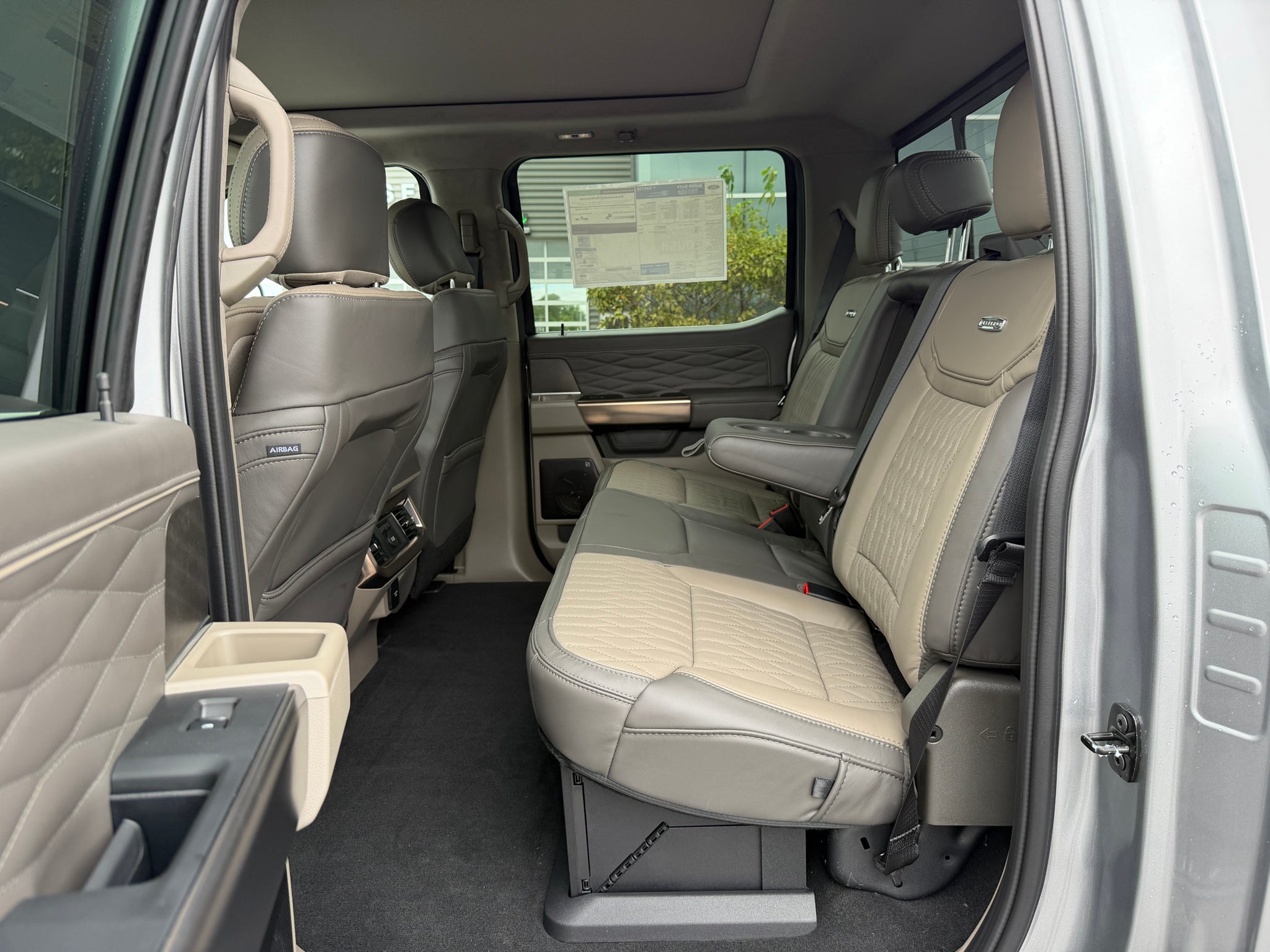 2027 Ford F-350 Platinum