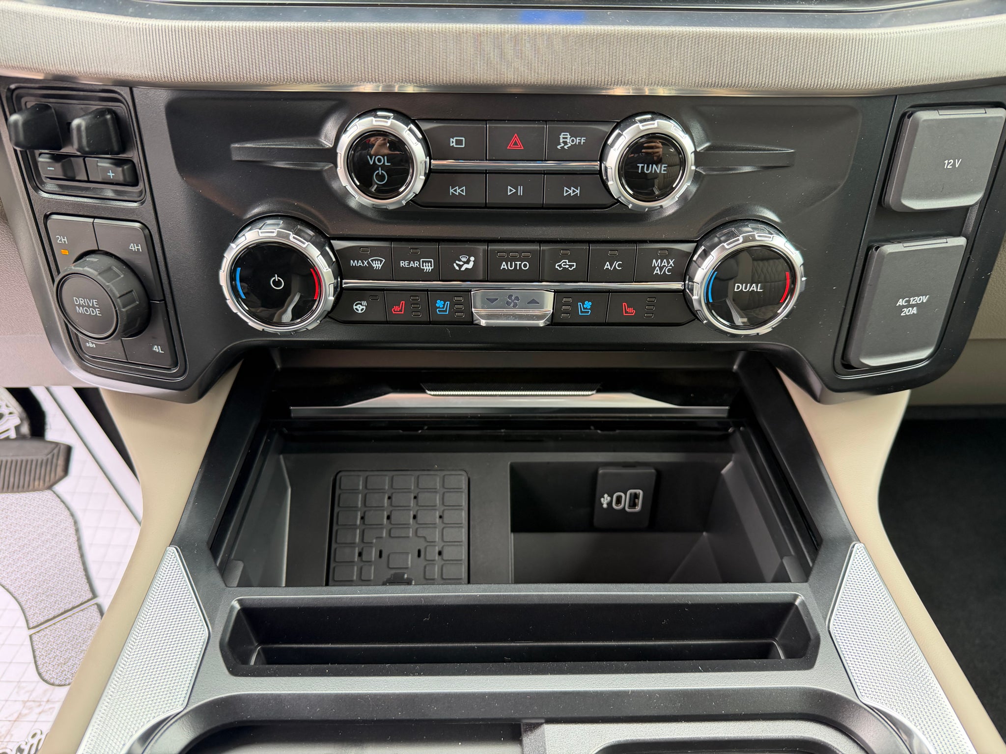 2027 Ford F-350 Platinum