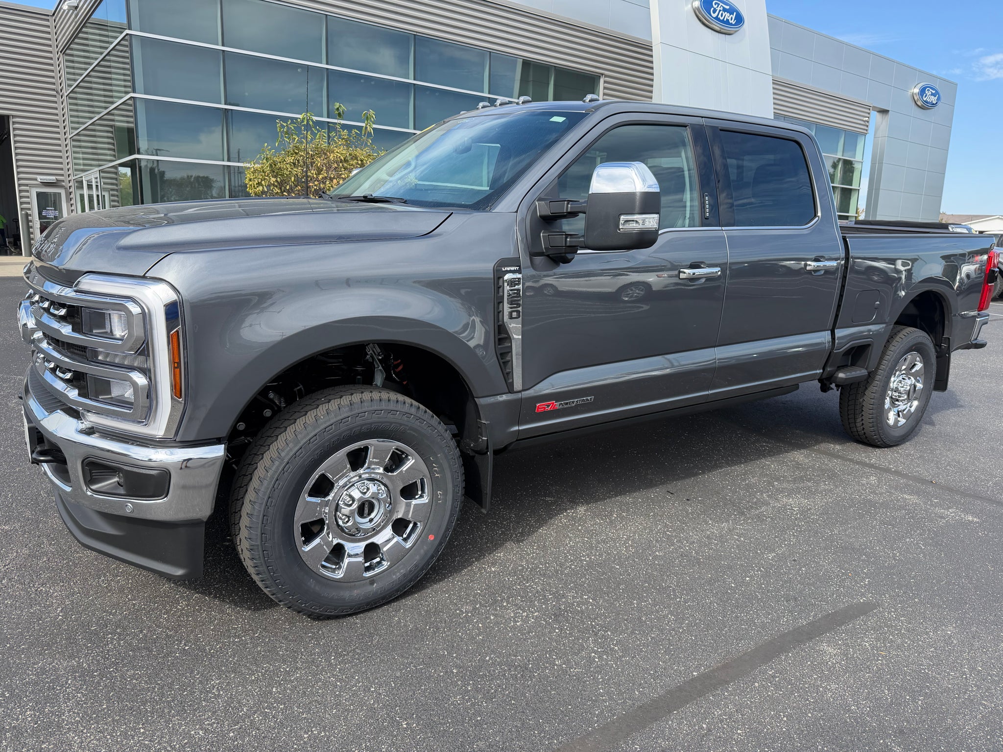 2027 Ford F-350 LARIAT