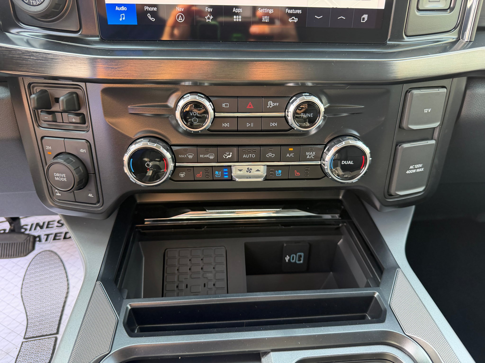 2027 Ford F-350 LARIAT
