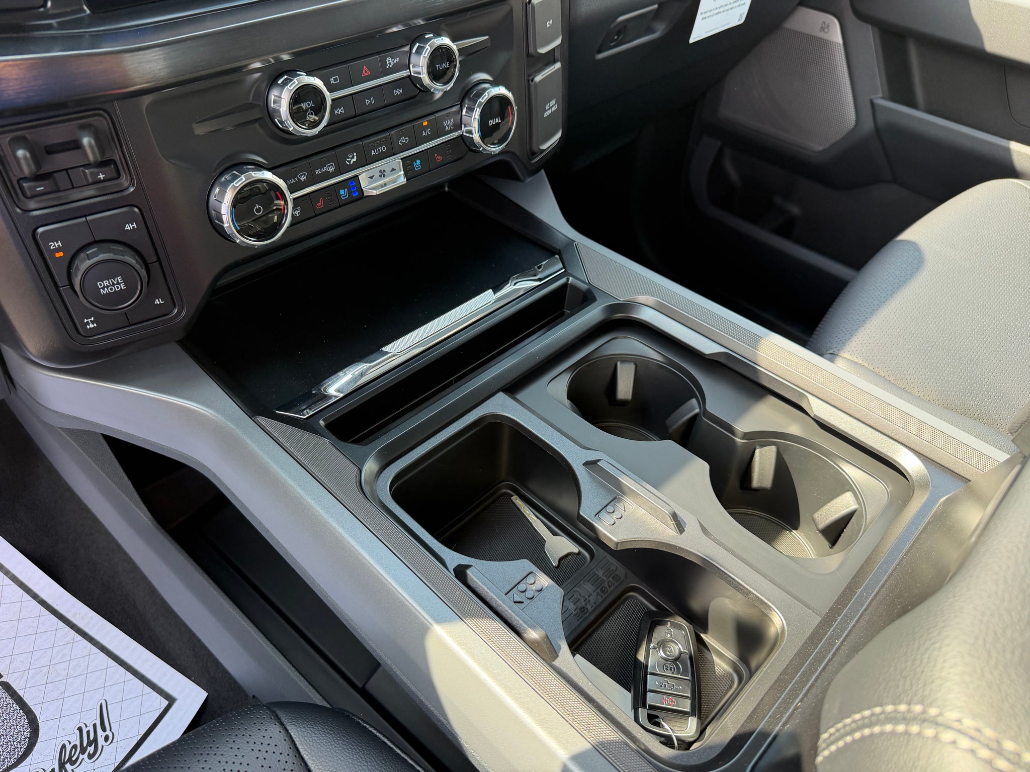 2027 Ford F-350 LARIAT