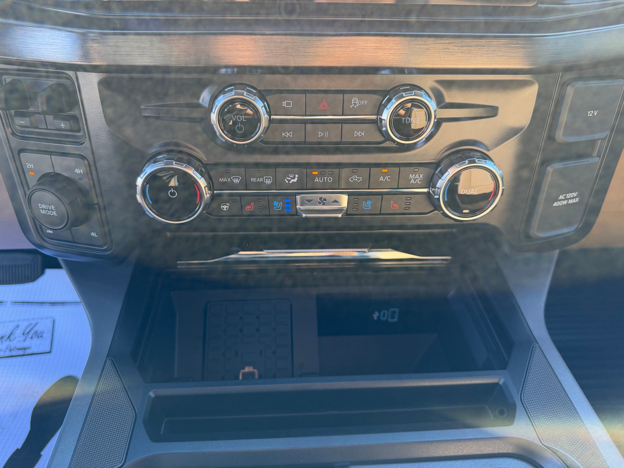 2027 Ford F-350 LARIAT
