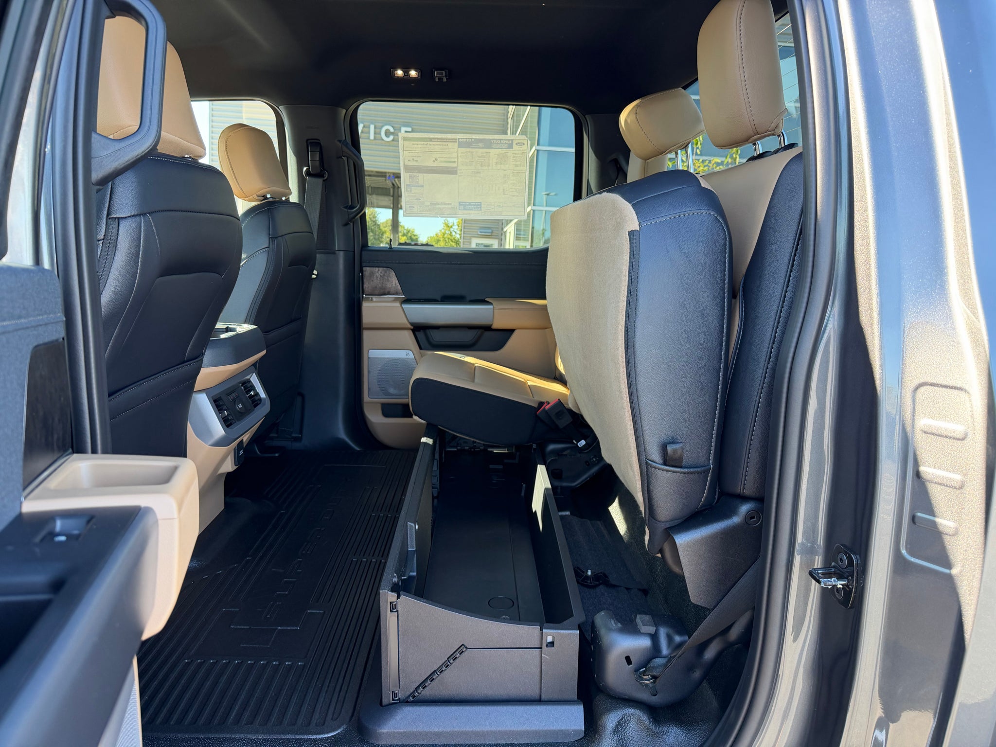 2027 Ford F-350 LARIAT