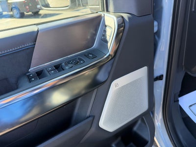 2027 Ford F-350 Platinum