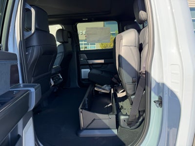 2027 Ford F-350 Platinum