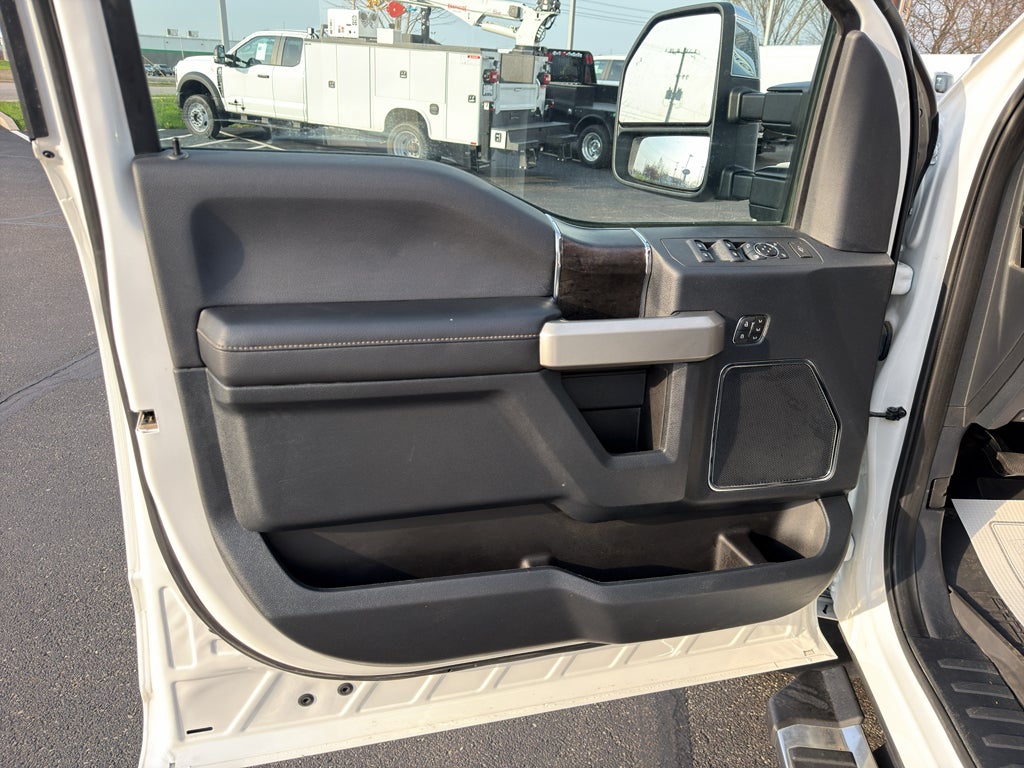 2022 Ford F-350 LARIAT