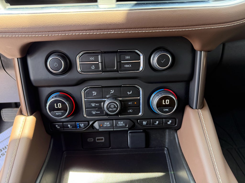 2023 Chevrolet Suburban High Country