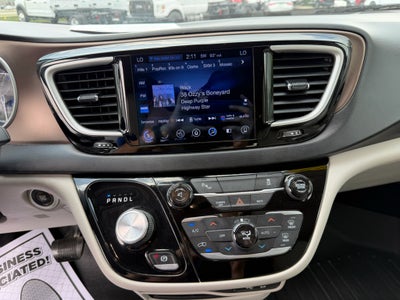 2017 Chrysler Pacifica Touring-L