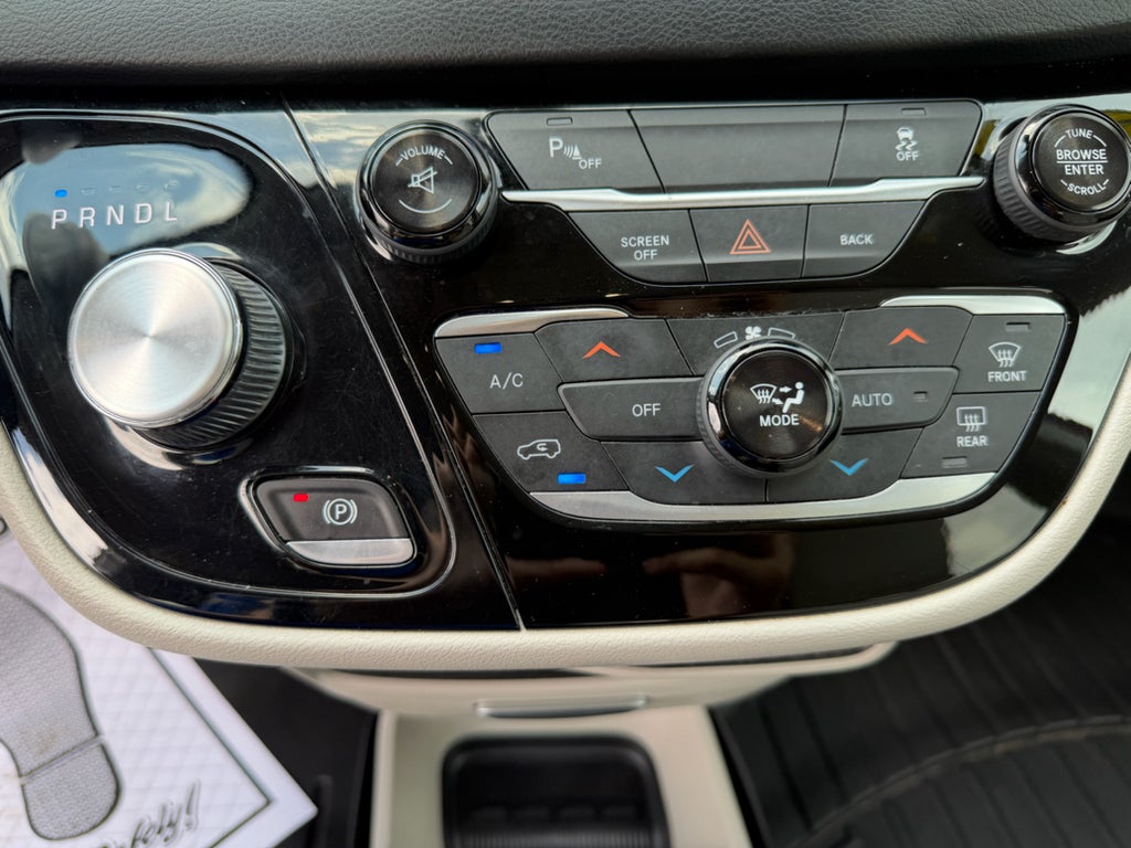 2017 Chrysler Pacifica Touring-L