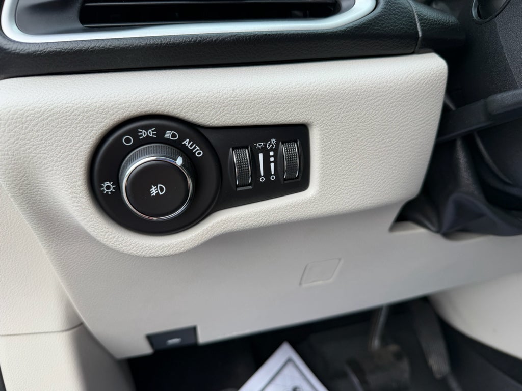 2017 Chrysler Pacifica Touring-L