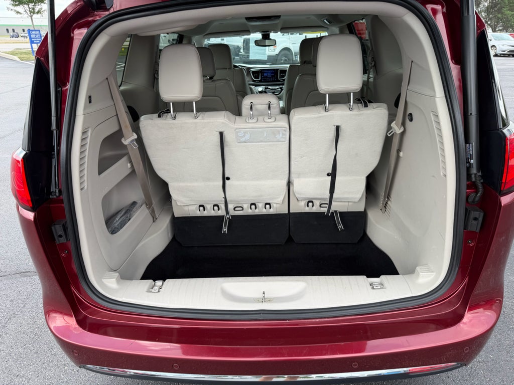 2017 Chrysler Pacifica Touring-L