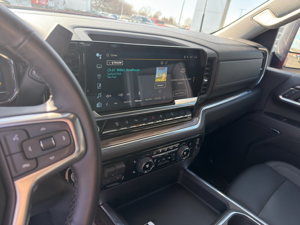 2024 Chevrolet Silverado LT