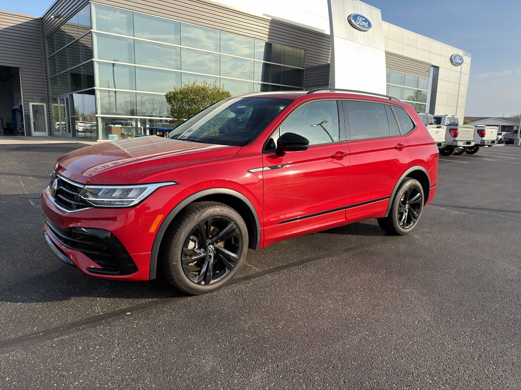 2024 Volkswagen Tiguan SE R-Line Black