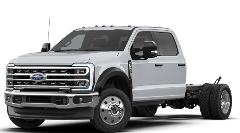 2026 Ford Chassis Cab F-450® LARIAT®