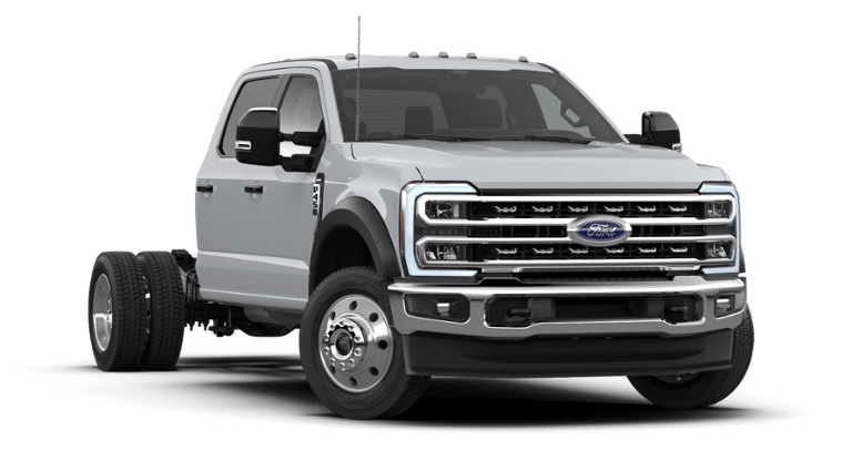 2026 Ford Chassis Cab F-450® LARIAT®