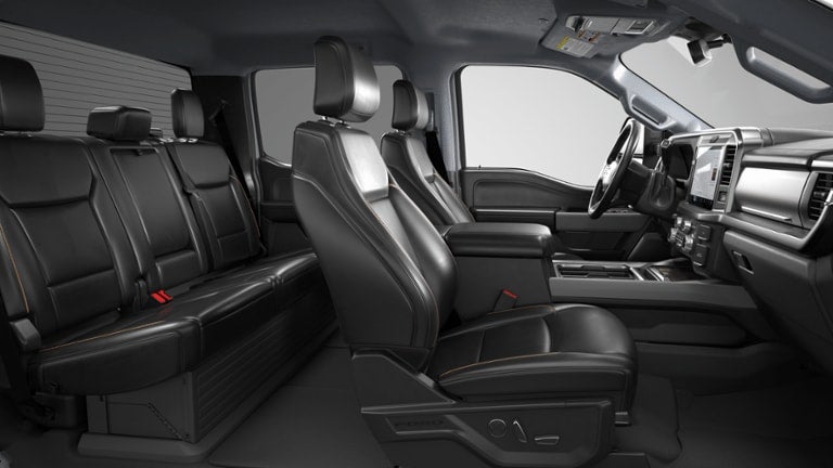 2026 Ford Chassis Cab F-450® LARIAT®