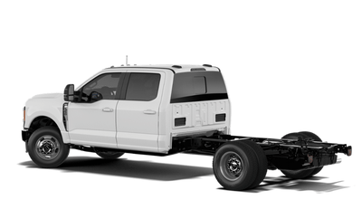 2027 Ford Chassis Cab F-350® LARIAT®