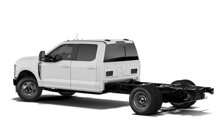 2027 Ford Chassis Cab F-350® LARIAT®