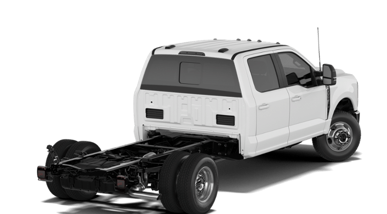 2027 Ford Chassis Cab F-350® LARIAT®